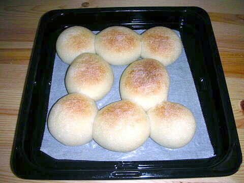 今朝焼いたパンの写真